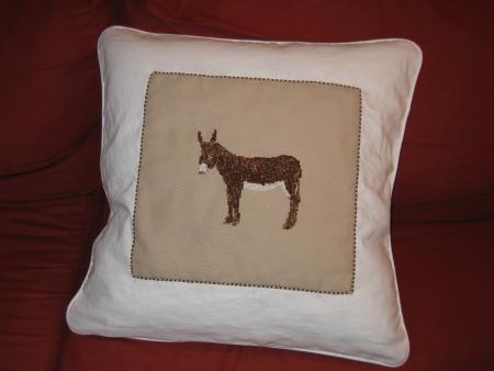 L'�ne est devenu un coussin !