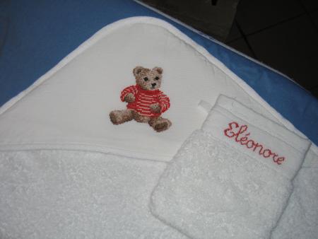 La sortie de bain et le gant d'El�onore