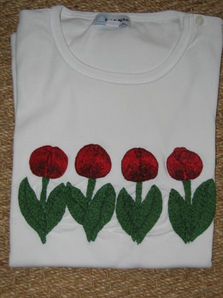 Mon tee-shirt aux tulipes